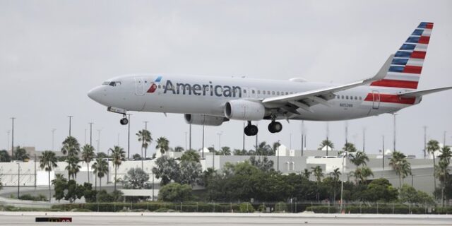 Κορονοϊός: American Airlines και United Airlines απολύουν χιλιάδες εργαζομένους