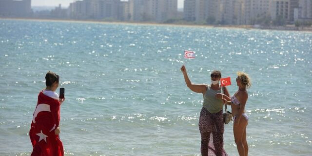 Κύπρος: Το άνοιγμα του παραλιακού μετώπου των Βαρωσίων σε 10 καρέ