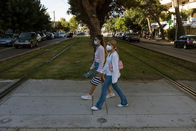 Κορονοϊός: Νέα μέτρα επιβάλλουν το ρεκόρ κρουσμάτων και η ευρεία διασπορά σε 47 περιοχές