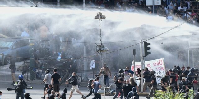 Επίθεση Ηλιόπουλου στον Χρυσοχοϊδη για τα χημικά στο Εφετείο