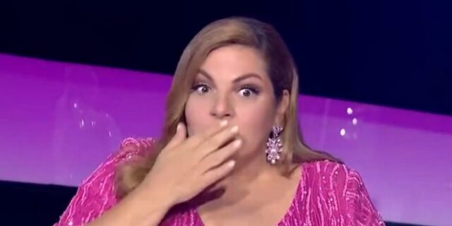 J2US: Επική γκάφα Σταυροπούλου – Είπε τον Τριαντάφυλλο “Γαρύφαλλο”