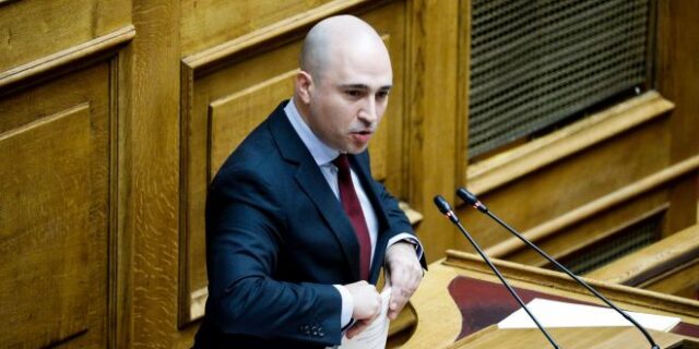 Τι θέλει να πει ο ποιητής, Μπογδάνος; Απειλείται η συνοχή της Κ.Ο της Ν.Δ;