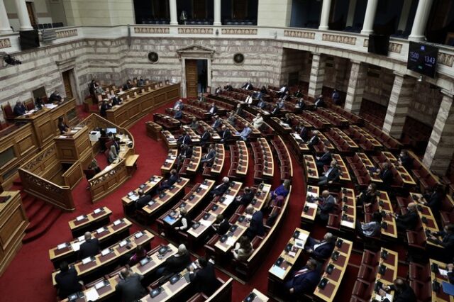 Βουλή: Συνεχίζεται η συζήτηση για την πρόταση μομφής κατά Σταϊκούρα
