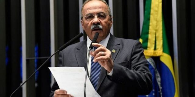 Βραζιλία: Γερουσιαστής πιάστηκε να κρύβει χρήματα στα… οπίσθιά του
