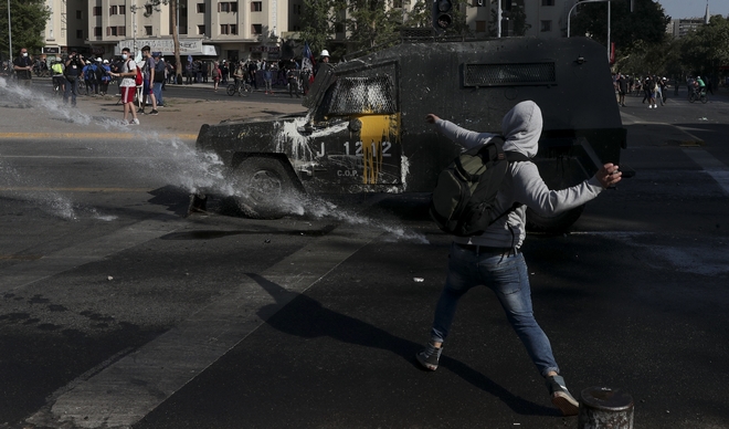 Χιλή: Εκατοντάδες συλλήψεις στην πρώτη επέτειο της κοινωνικής εξέγερσης