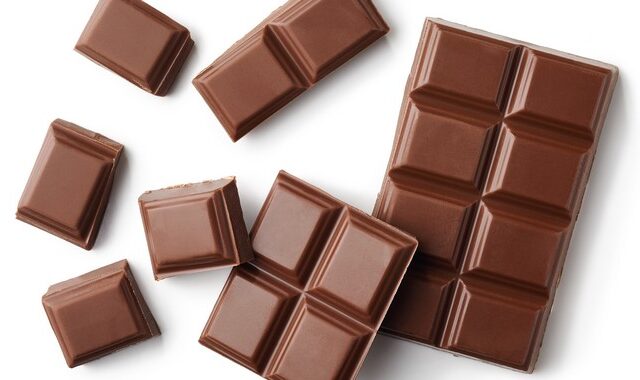 ΕΦΕΤ: Απόσυρση γνωστής σοκολάτας που περιέχει αραχίδα