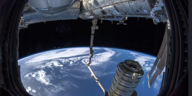 Δύο Ρώσοι και μια Αμερικανίδα απογειώθηκαν για τον Διεθνή Διαστημικό Σταθμό