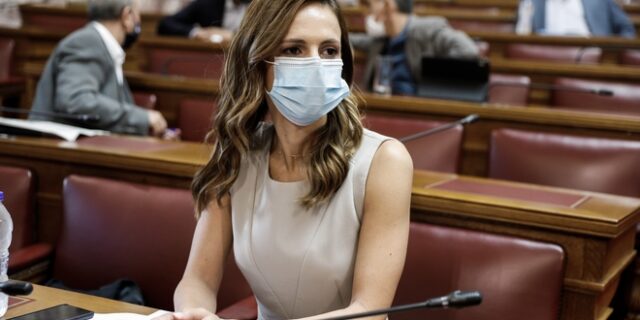 ΣΥΡΙΖΑ: Tο 2021 οι μισθοί θα είναι χαμηλότεροι από αυτούς του 2019