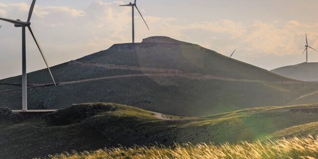 ΕΛΛΑΚΤΩΡ – ΕDP Renewables: Στρατηγική συμφωνία για ανάπτυξη αιολικών πάρκων 900ΜW