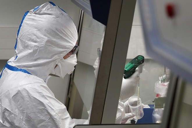 Γαλλία: Ψάχνουν 25.000 εθελοντές για δοκιμές εμβολίων κορονοϊού