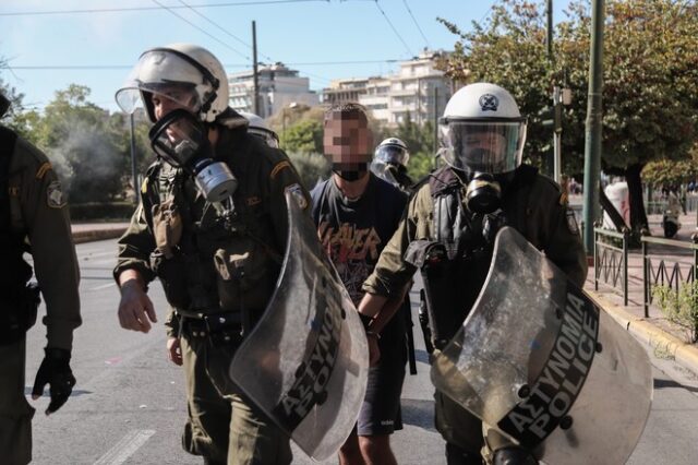 Απεργία ΑΔΕΔΥ: Συγκεντρώσεις στο κέντρο της Αθήνας – Ένταση και κυκλοφοριακά προβλήματα