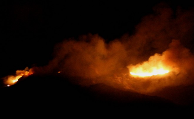 Ζάκυνθος: Ολονύχτια μάχη με τις φλόγες πάνω από το ”Ναυάγιο”