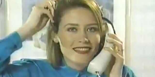 Vintage: Δείτε πώς ήταν τα hands-free του 1993