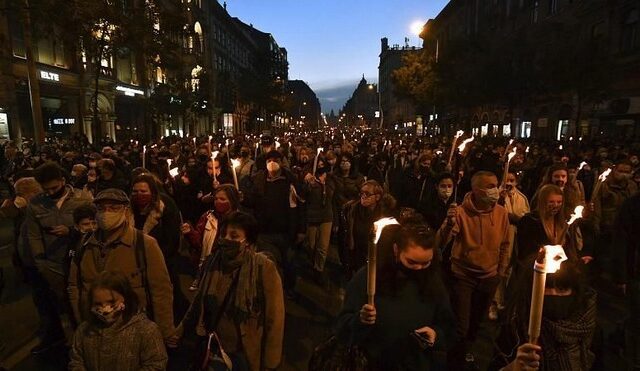 Ουγγαρία: Στους δρόμους οι φοιτητές κατά του ακροδεξιού Όρμπαν
