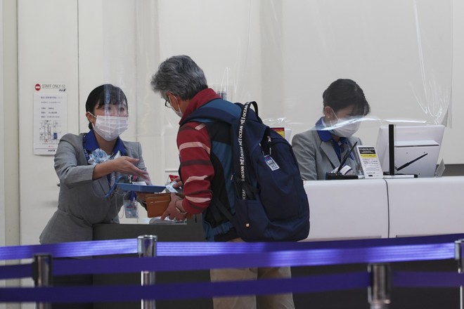 Ιαπωνία: Άρση απαγόρευσης στα ταξίδια εξωτερικού προς 12 χώρες