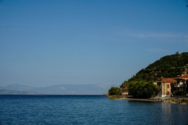 Υποχωρεί η θερμοκρασία και απομακρύνεται η σκόνη