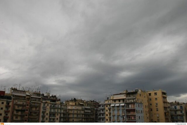 Iσχυρές βροχές ανατολικά και νότια- Βελτίωση από Πέμπτη