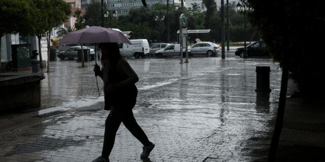 Καιρός: Ισχυρές βροχές και καταιγίδες την Τρίτη
