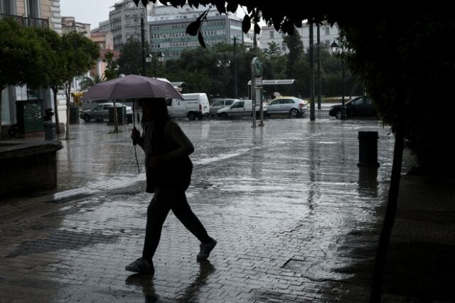 Καιρός: Ισχυρές βροχές και καταιγίδες την Τρίτη