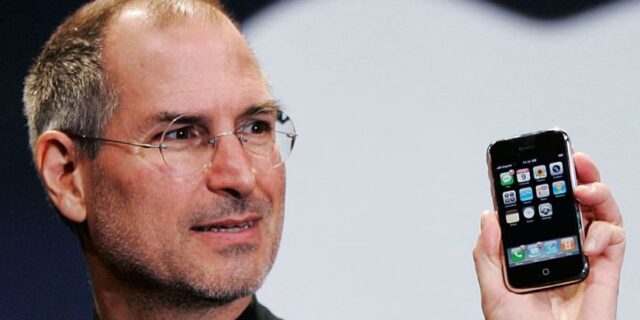 iPhone: Το smartphone της Apple που άλλαξε τον κόσμο