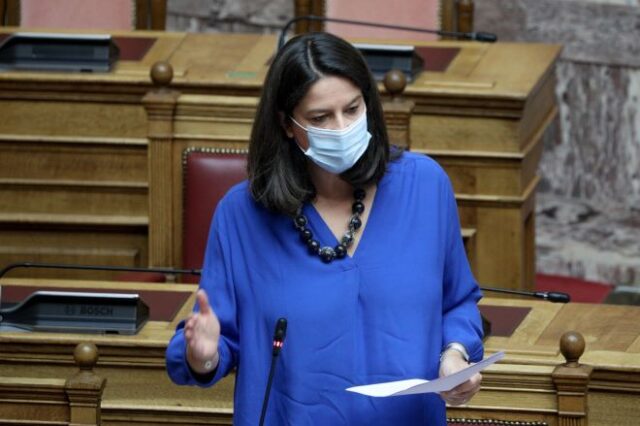 Η τηλεκπαίδευση ξαναρχίζει αλλά βρίσκεται πάντα στον αέρα