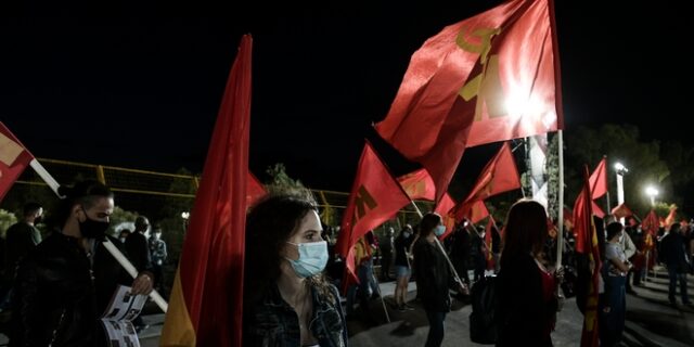 ΚΝΕ για την επίθεση στην ΑΣΟΕΕ: “Προβοκάτορες, που λειτουργούν ως χορηγοί της καταστολής”