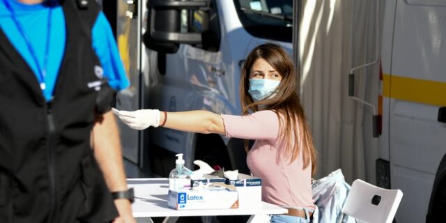 Κορονοϊός: 453 νέα κρούσματα στην Ελλάδα – 13 νέοι θάνατοι