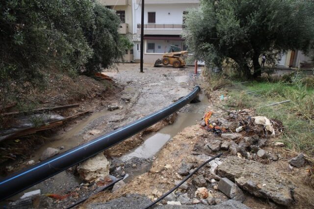 Έντονα τα προβλήματα από την κακοκαιρία στο Ηράκλειο Κρήτης – 100 κλήσεις για αντλήσεις