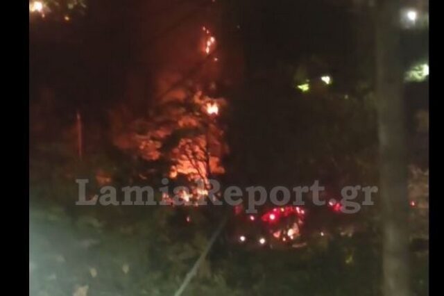 Λαμία: Φωτιά με εκρήξεις σε τροχόσπιτο έξω από το Στρατόπεδο Τσαλτάκη
