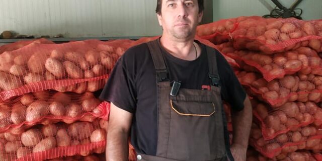 Μάθημα ανθρωπιάς: Αγρότης από την Καστοριά δώρισε 25 τόνους πατάτας σε απόρους