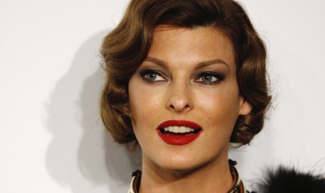 Linda Evangelista: Στο πλευρό των γυναικών που κατηγορούν τον πρώην άνδρα της για βιασμό