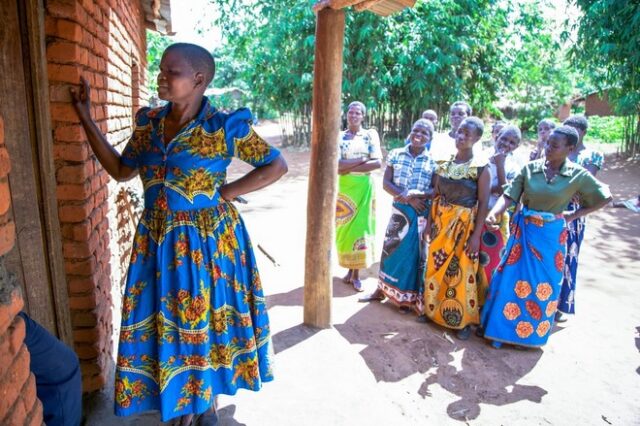 ActionAid: Οι “μαμάδες” του Μαλάουι που σταματούν τους πρόωρους γάμους
