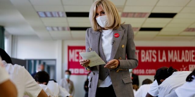 Κορονοϊός: Σε απομόνωση η Μπριζίτ Μακρόν