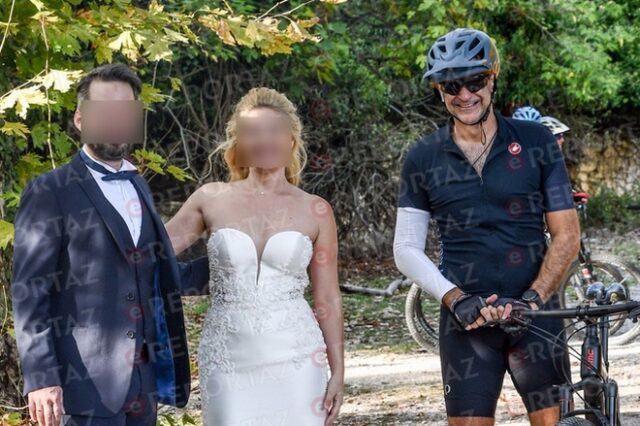 Μητσοτάκης: Έκανε βόλτα με το ποδήλατο στο Τατόι και “διέκοψε” γαμήλια φωτογράφιση