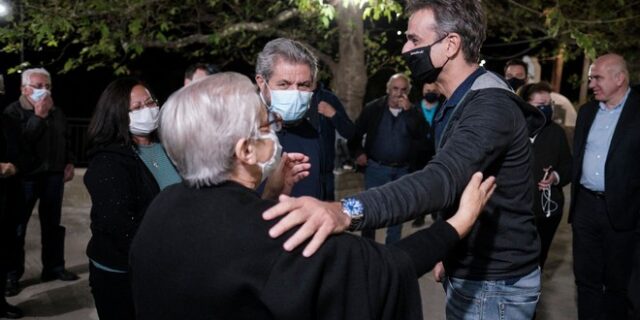 Μητσοτάκης: Ξεναγήθηκε στο Κάστρο της Χώρας της Σαμοθράκης