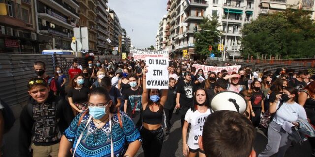 Guardian: “Η μεγαλύτερη δίκη ναζιστών, μετά τη Νυρεμβέργη”