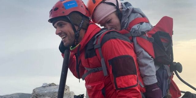 Ανέβασε με σακίδιο στην κορυφή του Ολύμπου, μια 22χρονη με κινητικά προβλήματα