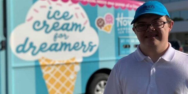 Το παγωτατζίδικο με εργαζόμενους ΑΜεΑ και η δωρεά που το έσωσε