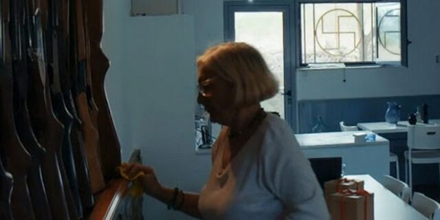 Λιάνα Κανέλλη για Golden Dawn Girls: Μην ξεχάσετε ποτέ τη σβάστικα στο τζάμι της άνετης κουζίνας