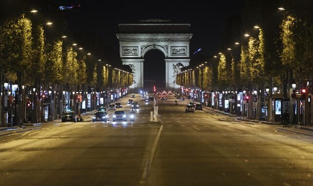 Μακρόν: Σε νέο lockdown η Γαλλία λόγω της έξαρσης του κορονοϊού