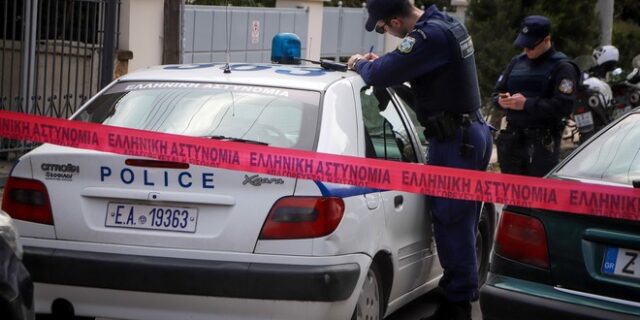 Δολοφονία στο Λουτράκι: Εντοπίστηκαν αποτυπώματα του βασικού υπόπτου στο εξοχικό της 43χρονης