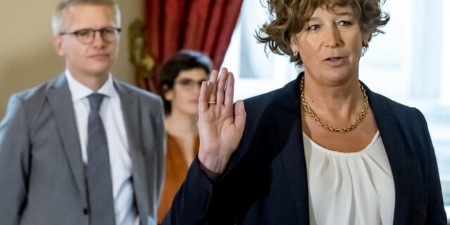 Βέλγιο: Η τρανς αναπληρώτρια πρωθυπουργός δέχεται επίθεση από την ακροδεξιά