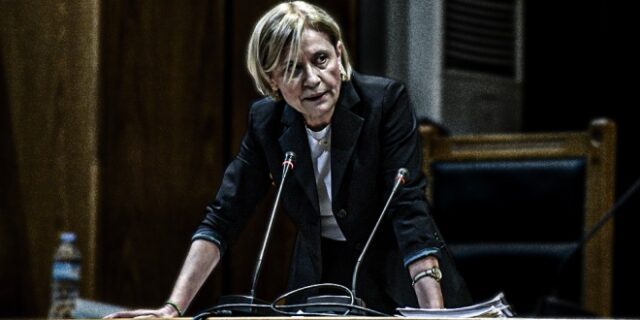 Αδαμαντία Οικονόμου: Η εισαγγελέας που είδε “οξείες πολιτικές εκφράσεις” στα εγκλήματα της Χρυσής Αυγής