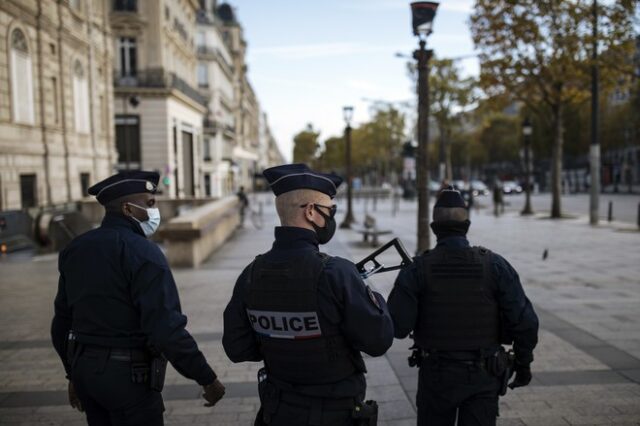 Γαλλία: Εγκρίθηκε ο νόμος που απαγορεύει τη φωτογράφιση αστυνομικών εν ώρα υπηρεσίας