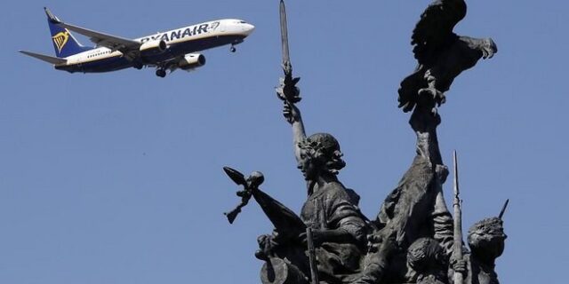 Ryanair: Έρχονται νέες περικοπές χειμερινών δρομολογίων