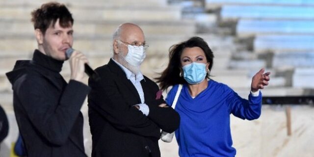 Ελλάδα 2021: “Επίσημο” τραγούδι το “Ας κρατήσουν οι χοροί” του Δ. Σαββόπουλου