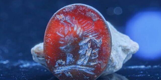 Βρέθηκε σφραγιδόλιθος 2.000 ετών με το κεφάλι του Απόλλωνα