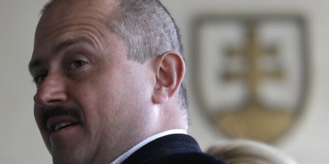 Σλοβακία: Ο ηγέτης της ακροδεξιάς καταδικάστηκε σε 4 χρόνια φυλάκιση για διάδοση μίσους