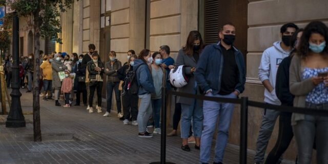 Ισπανία: Κλείνουν οι περιφέρειες για να αποφύγουν το γενικό lockdown