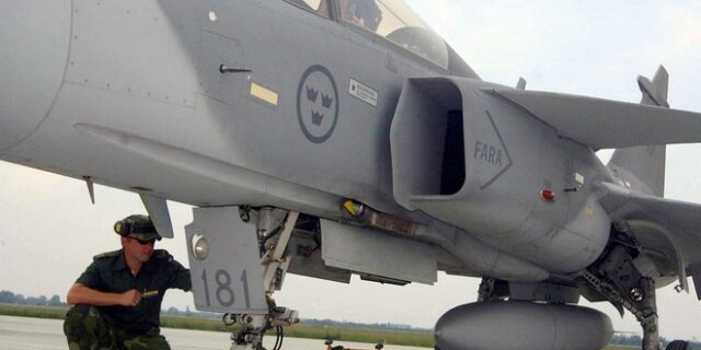 “Πολεμικές” ετοιμασίες στη Σουηδία: Γιατί αυξάνει 40% τις αμυντικές δαπάνες και διπλασιάζει τους στρατιώτες